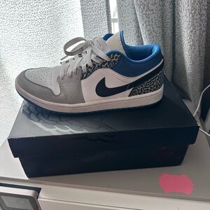 Nike Men's Gray and Blue Low-Top Sneakers